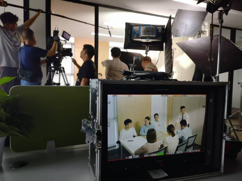 泰宁县TVC拍摄公司：科技产品视觉化大师，诠释未来感与功能美学